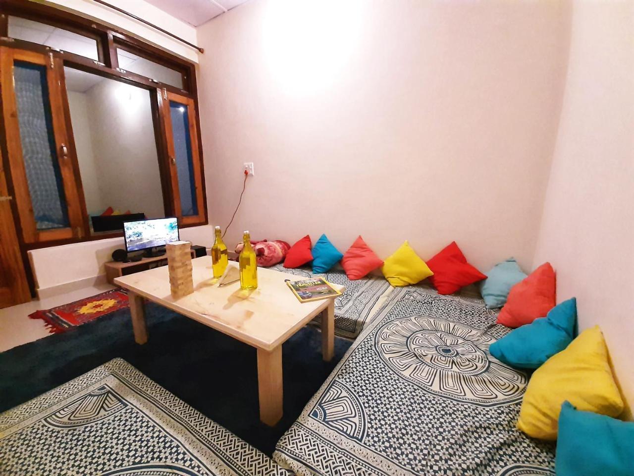 Bir Nest Ostello Esterno foto
